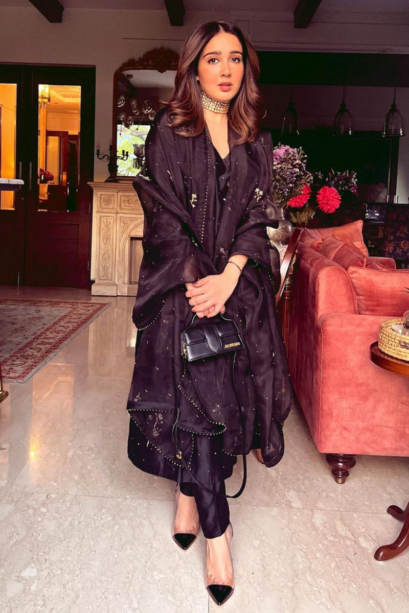 Sanjana Batra in Black Alma Kurta Set