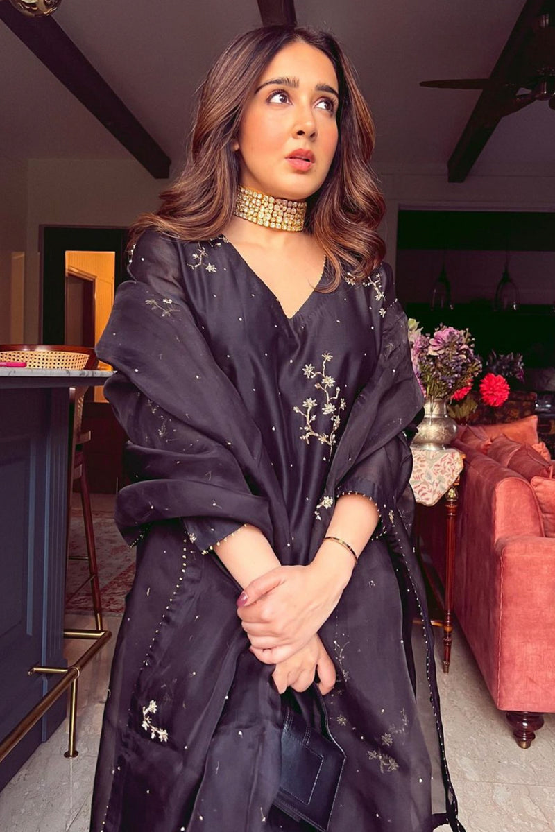 Sanjana Batra in Black Alma Kurta Set