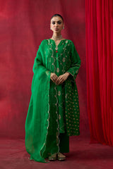 Aishani P Maini  in Mahira Kurta Set