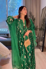 Aishani P Maini  in Mahira Kurta Set