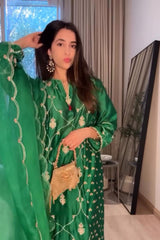Aishani P Maini  in Mahira Kurta Set