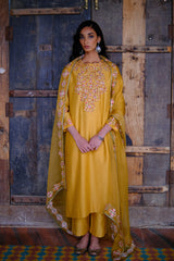 SUNHERI MUMTAZ KURTA SET