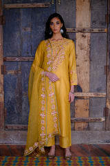 SUNHERI MUMTAZ KURTA SET