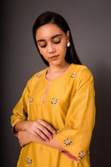 Sunheri Phulwari Kurta set