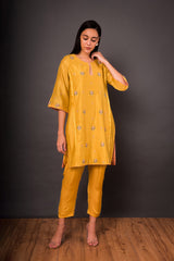 Sunheri Phulwari Kurta set