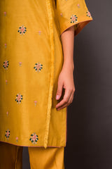 Sunheri Phulwari Kurta set