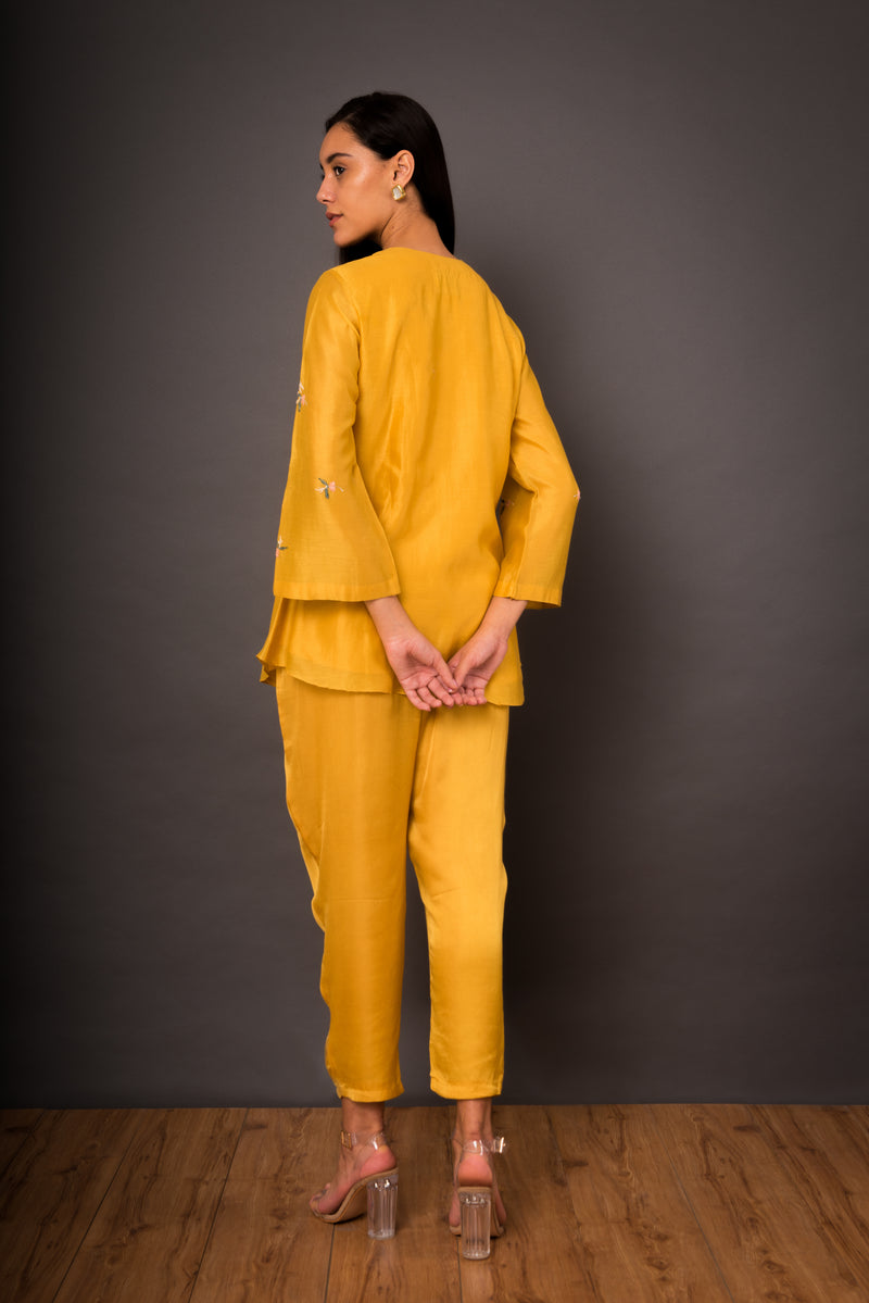 Sunheri Raavi Cropped Kameez set