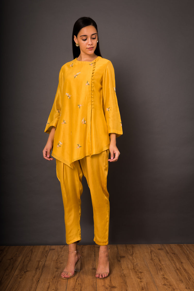 Sunheri Raavi Cropped Kameez set